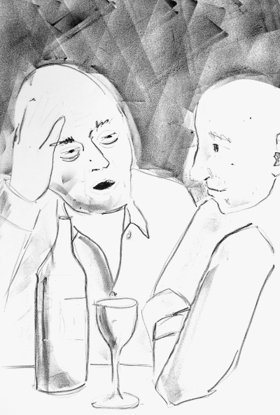 Zwei Männer beim Diskutieren in einer Bar 